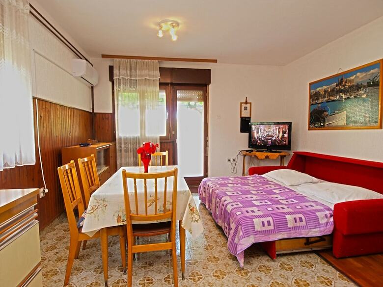 Apartment 390