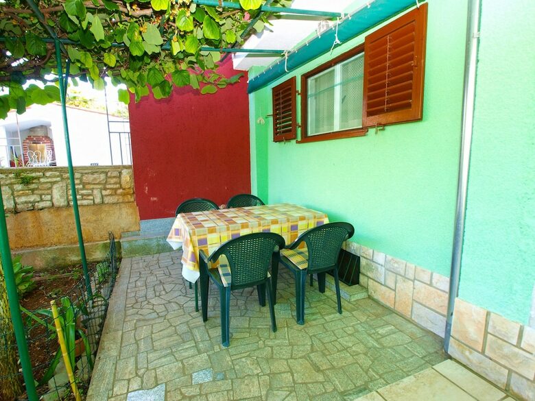 Apartment 390