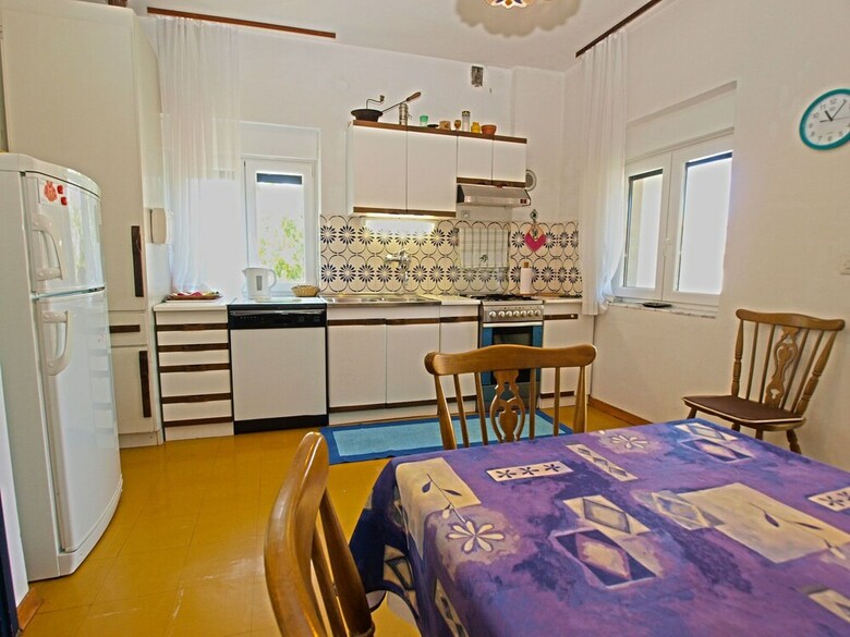 Apartment 461