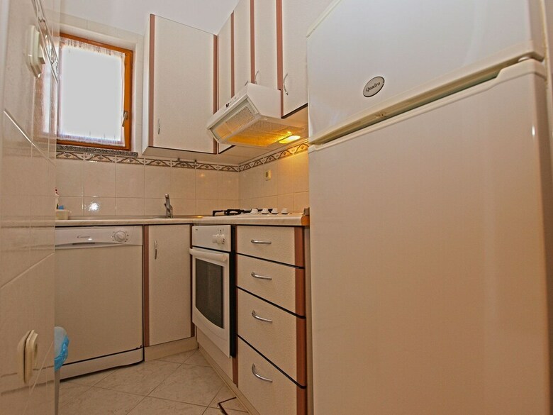 Apartment 613
