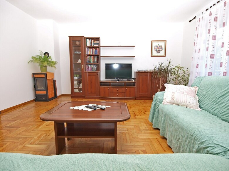 Apartment 914