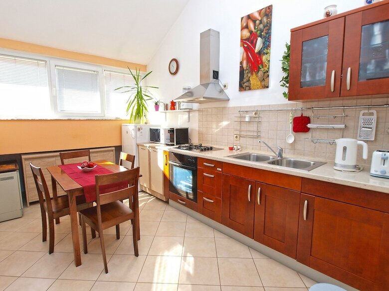 Apartment 1175