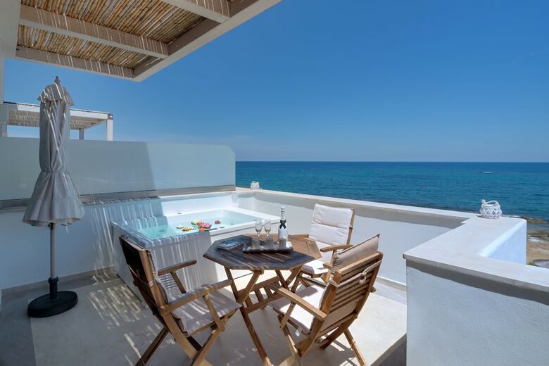 Pyrgos Beach Hotel Apartments