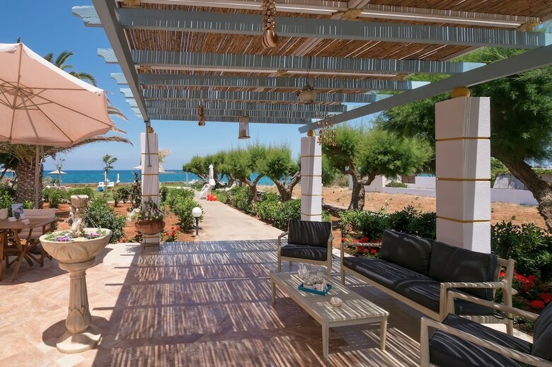Pyrgos Beach Hotel Apartments