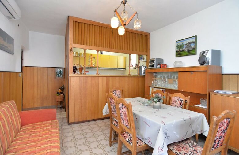 Apartment 1684