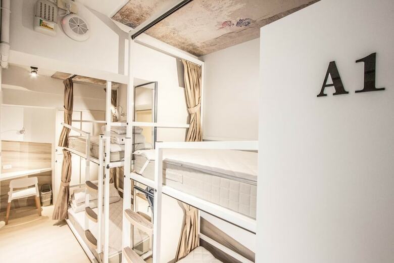 Hostal Light Inn - Hostel
