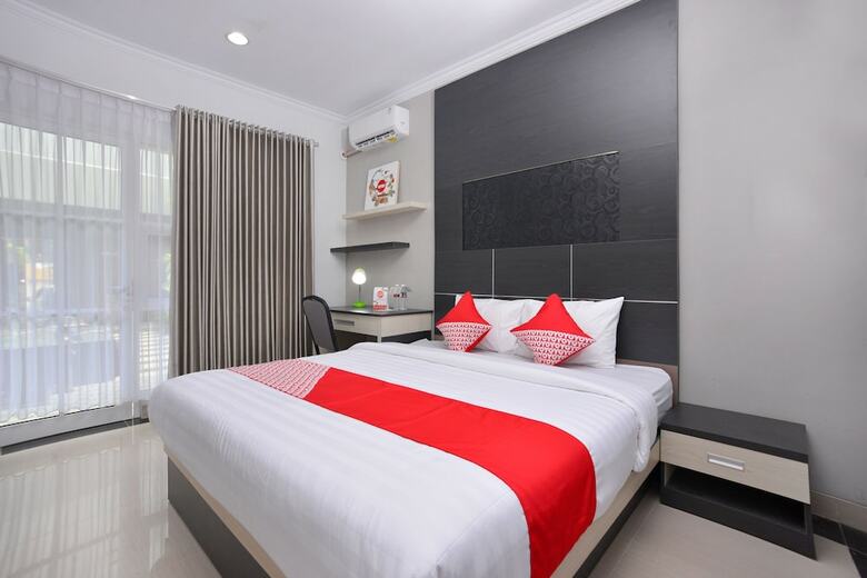 Hostal Oyo 583 Royal Gejayan Homestay