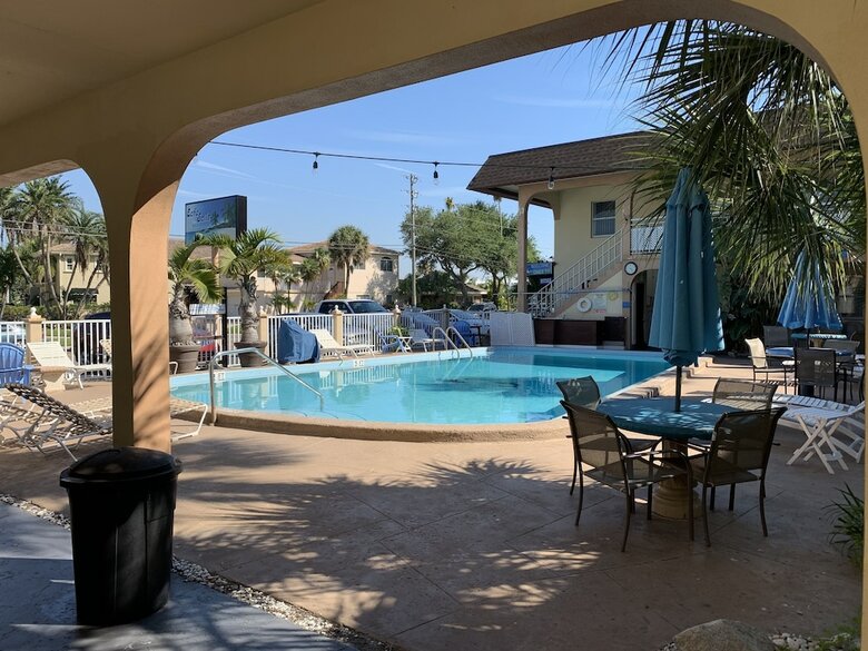 Echo Sails Motel