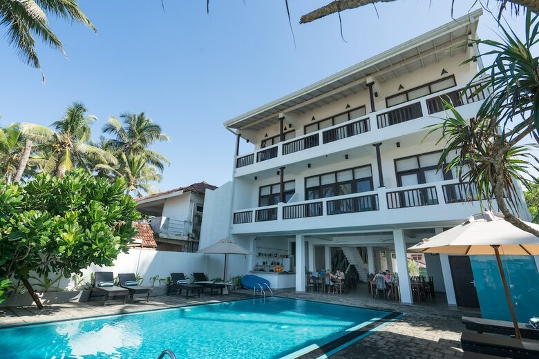 At Ease Beach Hotel