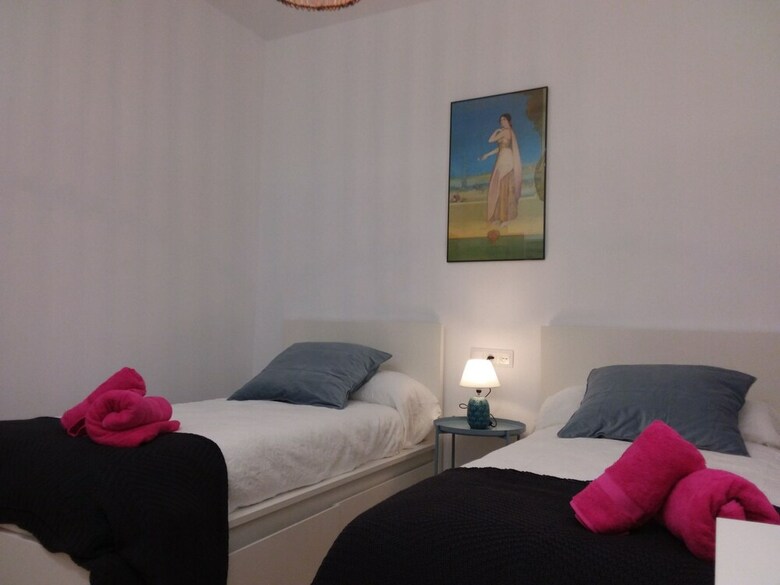 Deluxe Cruz Conde Apart. 2 Dorm. 2 Ba�os