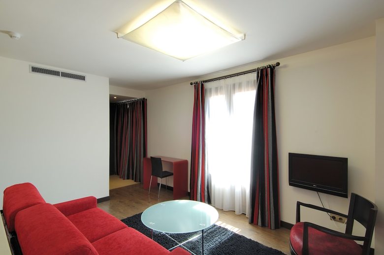 Hotel Cienbalcones