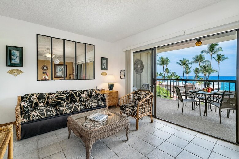 Kona Plaza#402