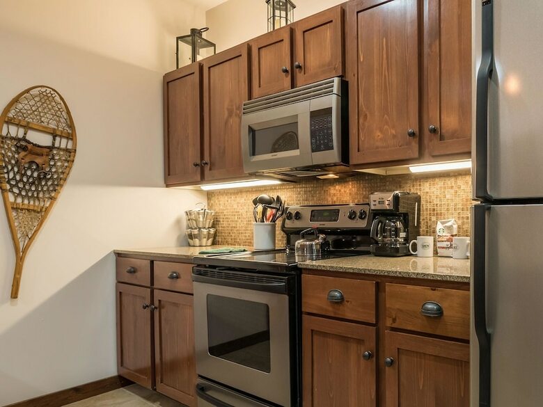 3 Br: Soaring Eagle 201