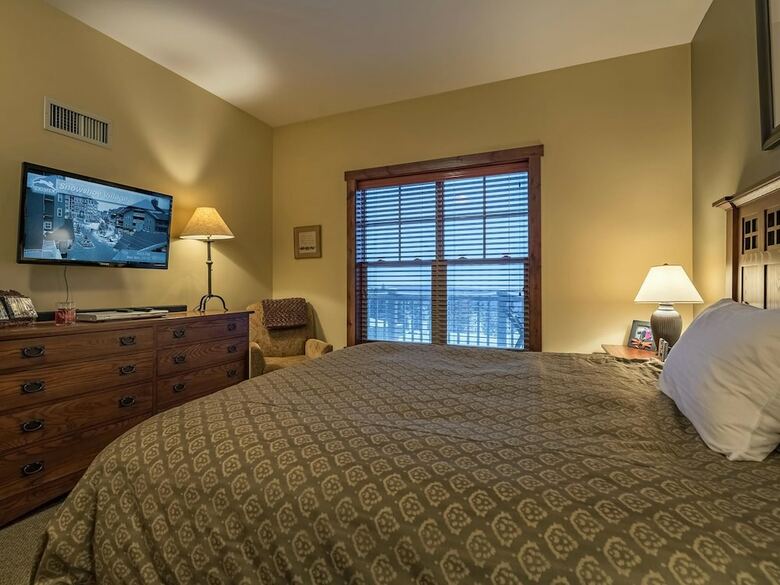 3 Br: Soaring Eagle 201