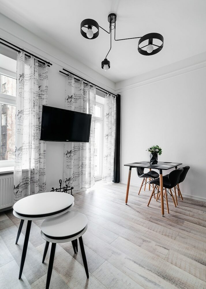 Old Praga Metro Apartment