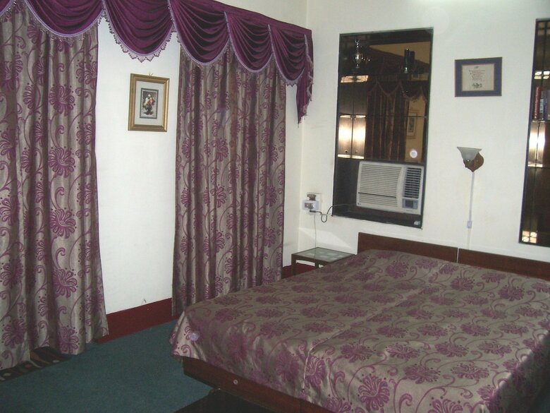 Hotel Blue Chip Guest House Kolkata