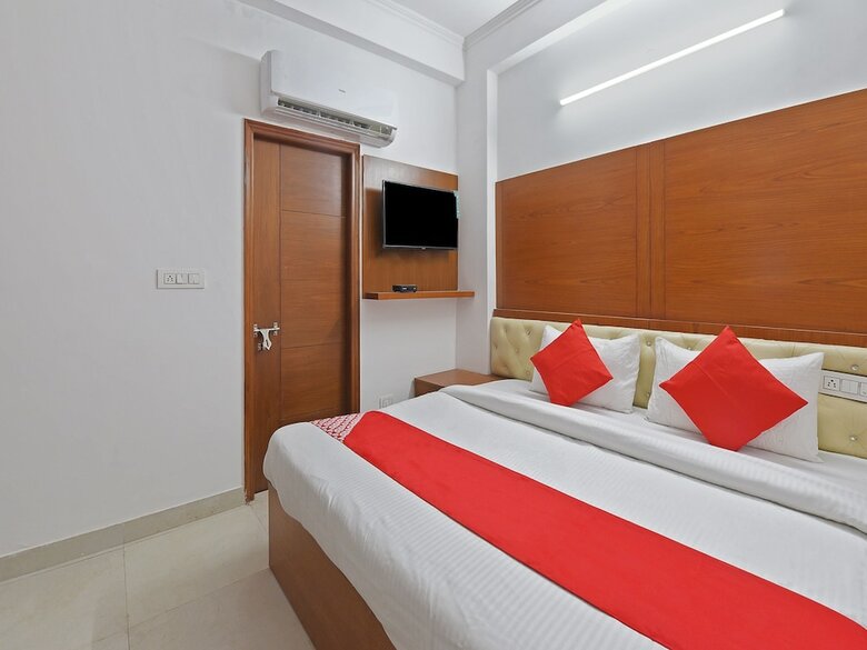 Hotel Oyo 19525 Rg Corporate Suites