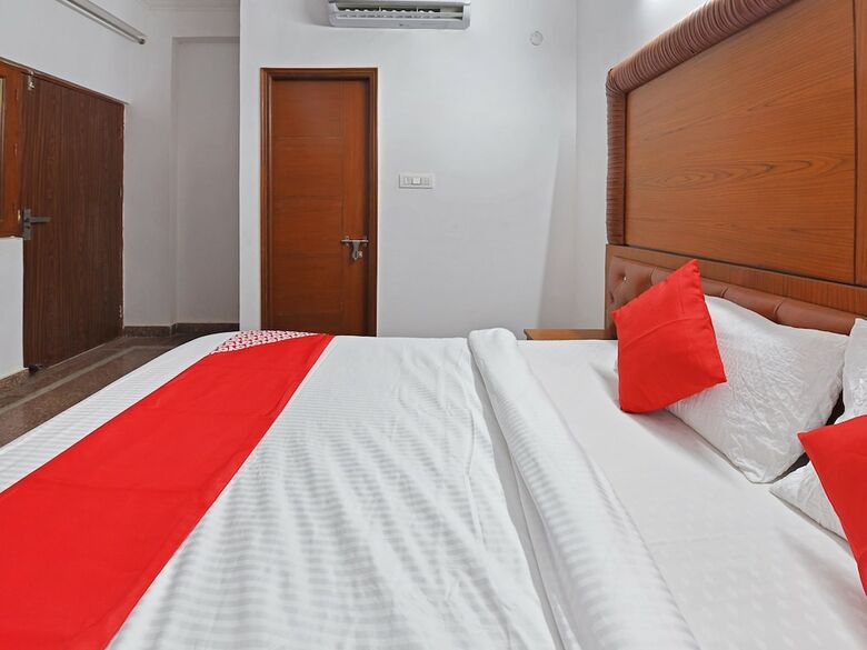 Hotel Oyo 19525 Rg Corporate Suites