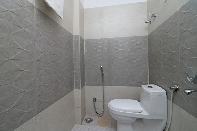 Oyo 17043 Hotel Ocean Pearl