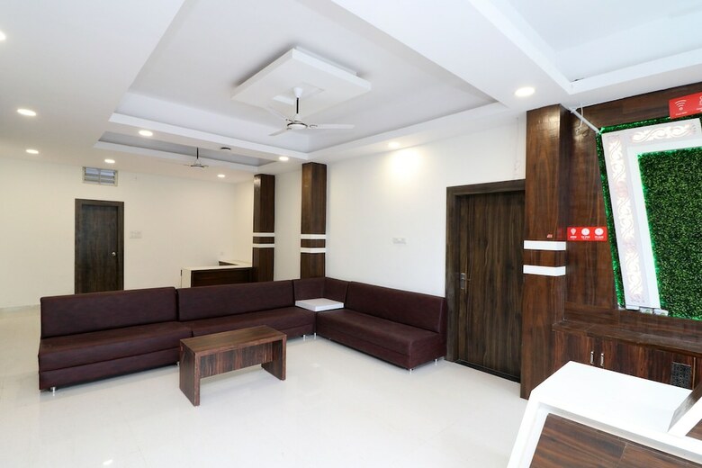 Oyo 17043 Hotel Ocean Pearl