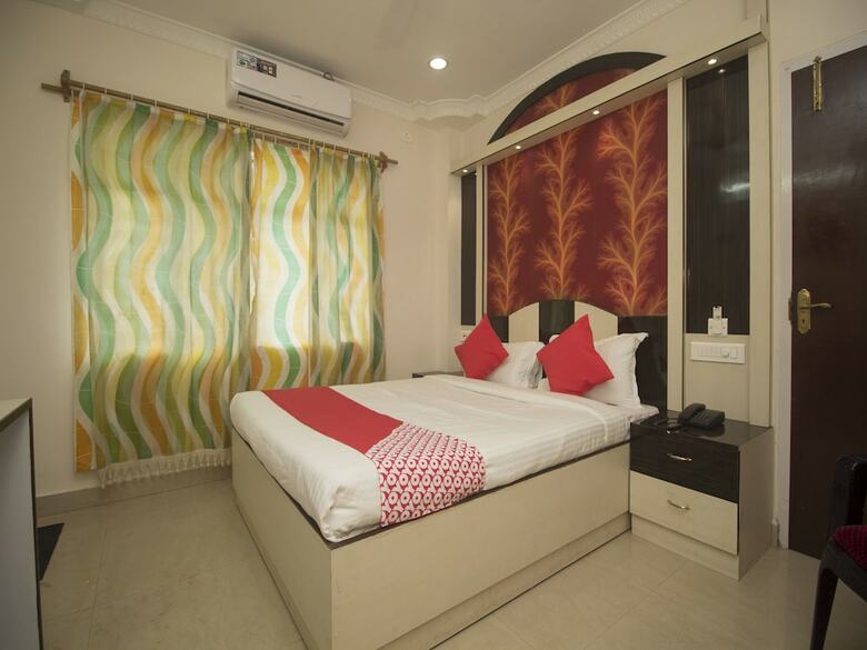 Hotel Oyo 17215 Garg Residency