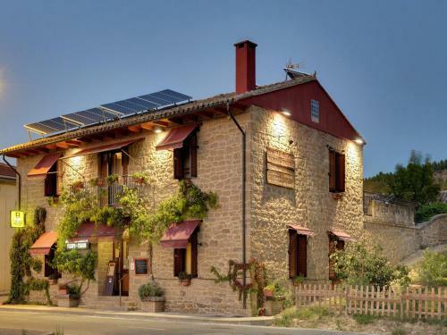 Logis Hostal Rural Txapi Txuri