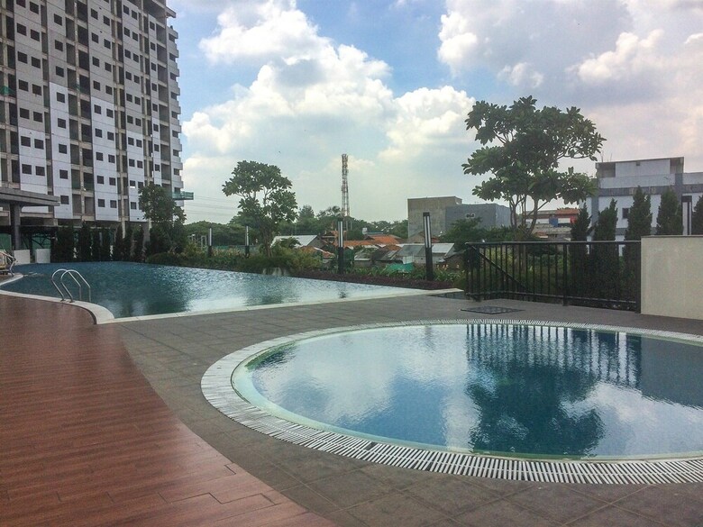 Strategic Studio Apartment The Oasis Near Bekasi