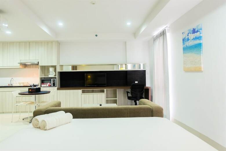 Studio Room Azalea Suites Apartment