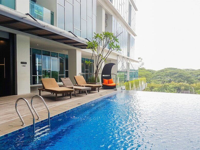 Chic 1br Brooklyn Apartment Near Ikea Alam Sutera