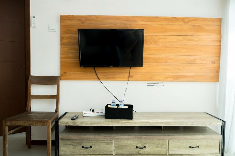 Homey 2br With Private Roof Garden Gateway Pasteur Apartment