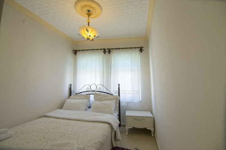 Hostal Kamelya Cave Hostel - Adults Only