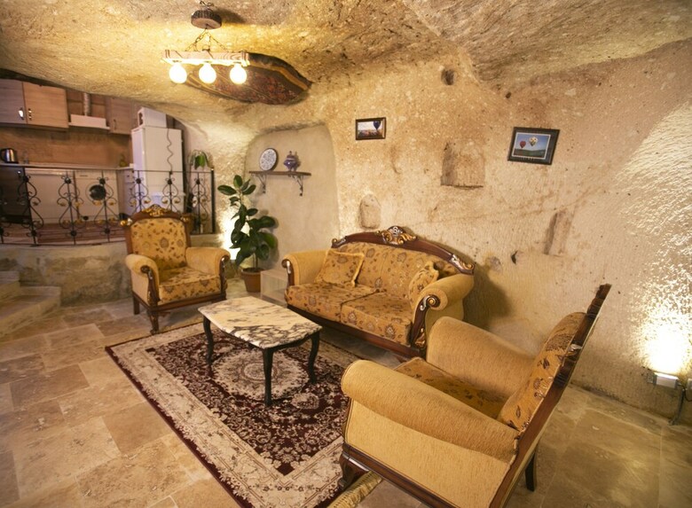 Hostal Kamelya Cave Hostel - Adults Only