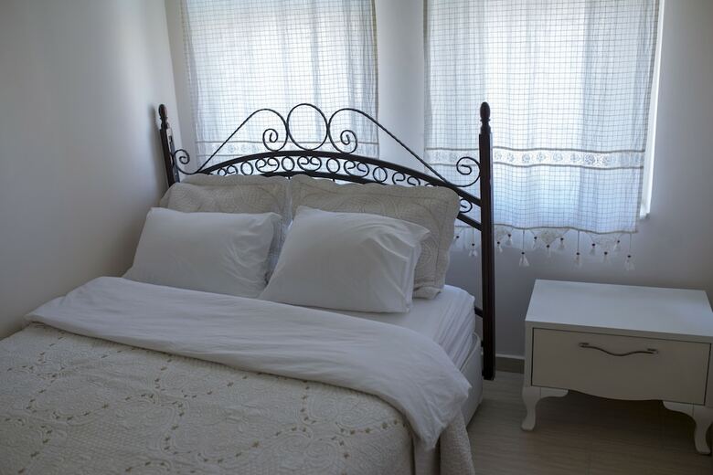 Hostal Kamelya Cave Hostel - Adults Only