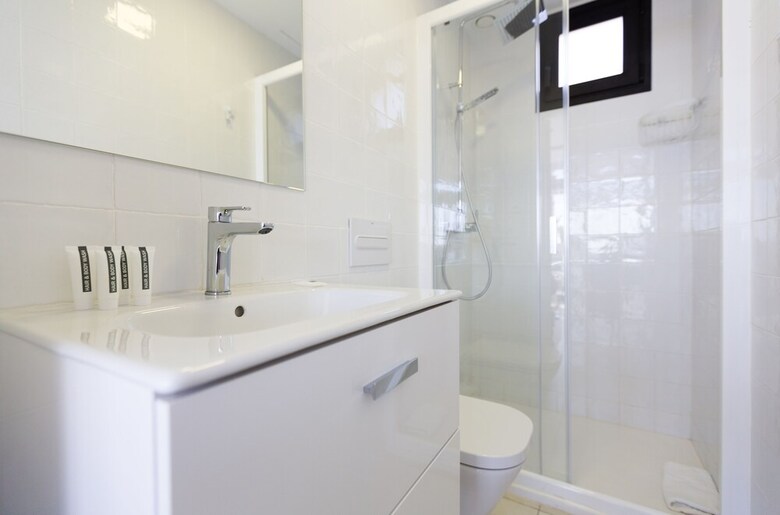 Renthas Calabeach Apartment