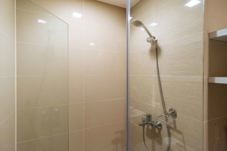Hotel Reddoorz Premium @ Venice Luxury Bgc 2