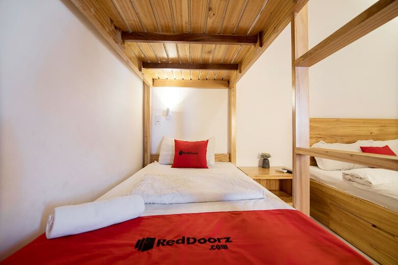 Hostal Reddoorz @ Bui Vien Walking Street - Hostel