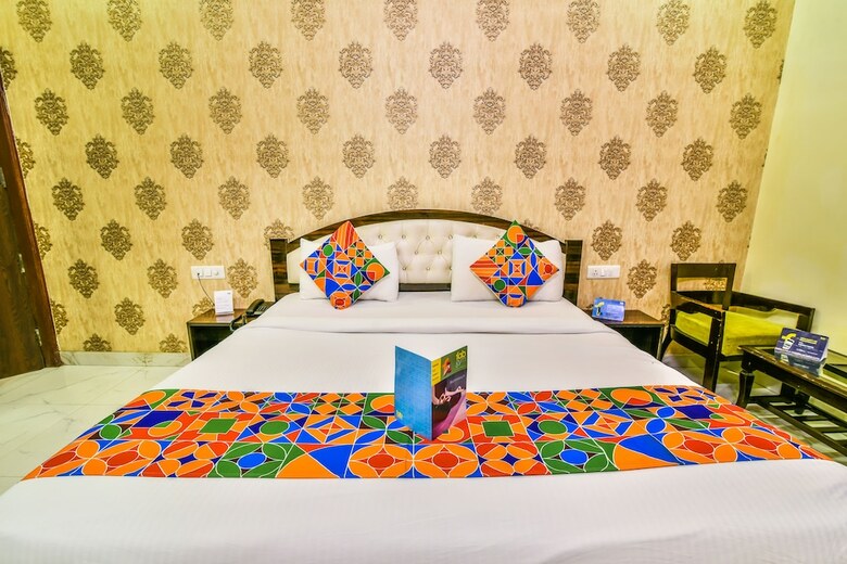 Fabhotel Wow Inn