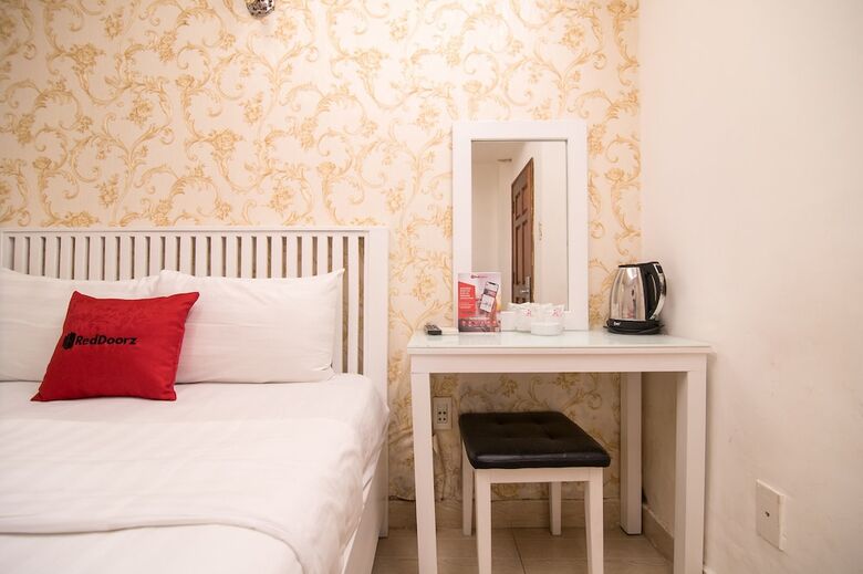 Hotel Reddoorz Plus @ Ben Thanh Market 4