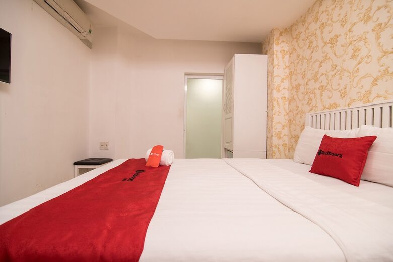 Hotel Reddoorz Plus @ Ben Thanh Market 4