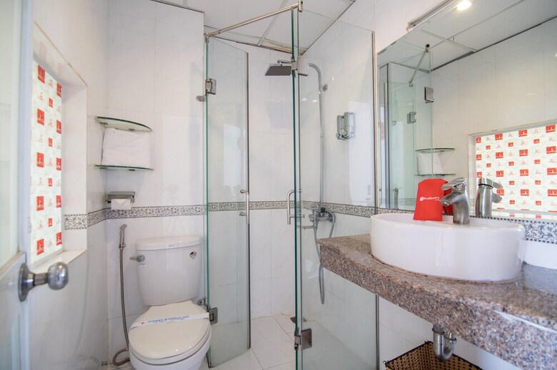 Hotel Reddoorz Plus @ Ben Thanh Market 4