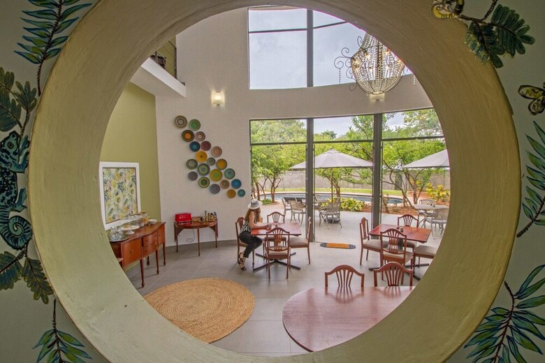 Hotel 528  Victoria Falls Guest House