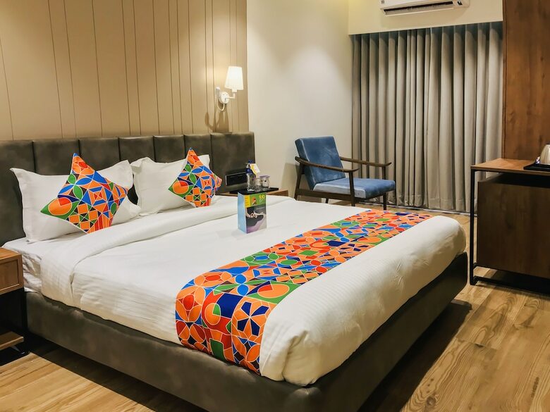 Fabhotel Pinnacle Grand