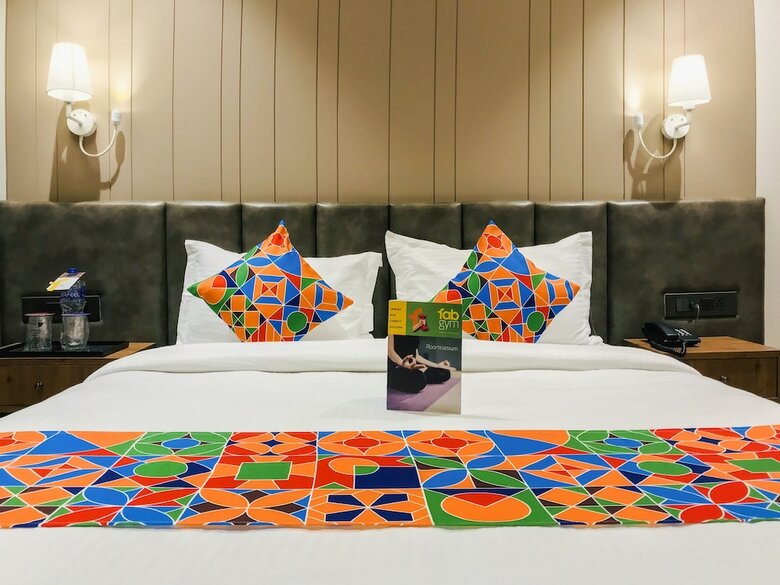 Fabhotel Pinnacle Grand