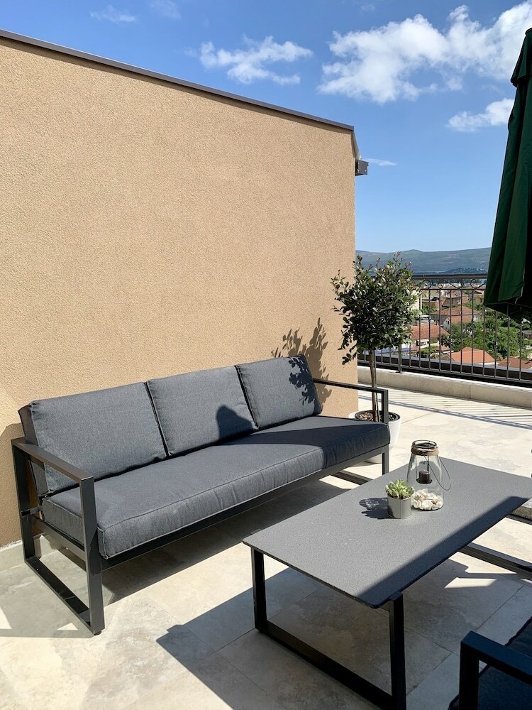 Apartamentos Golden Eagle