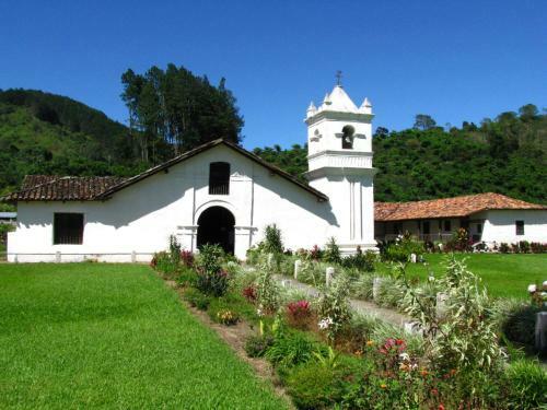 Hostal Hotel Reventazon & Guesthouse