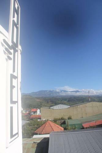 Hostal Hotel Reventazon & Guesthouse
