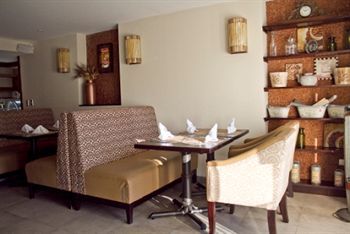 La Riviera Hotel