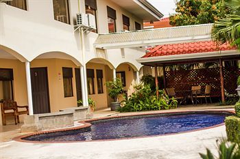 La Riviera Hotel