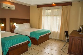 La Riviera Hotel