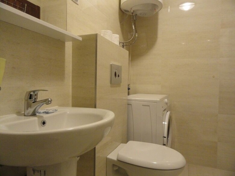 Center Apartment C 25